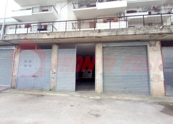 Foto 3 - Box Via Della Repubblica
 
66, Ischitella - photo 3