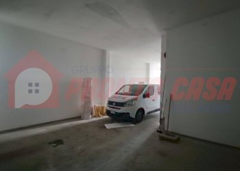 Foto 3 - Box Via Della Repubblica
 
66, Ischitella - foto 3