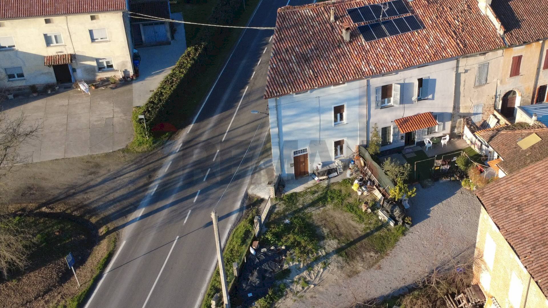 Edificio all\'aperto - Casa semi indipendente Via Fornace
 
5, Polesine Zibello - foto 3