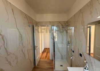 Bagno - Trilocale via Alessandro volta
 
32, Gallarate - foto 24