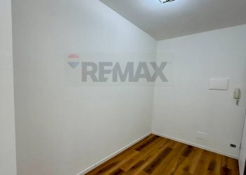 ingresso disimpegno - Trilocale via Alessandro volta
 
32, Gallarate - foto 32