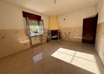 Stanza vuota - Casa semi indipendente Benevento - foto 6