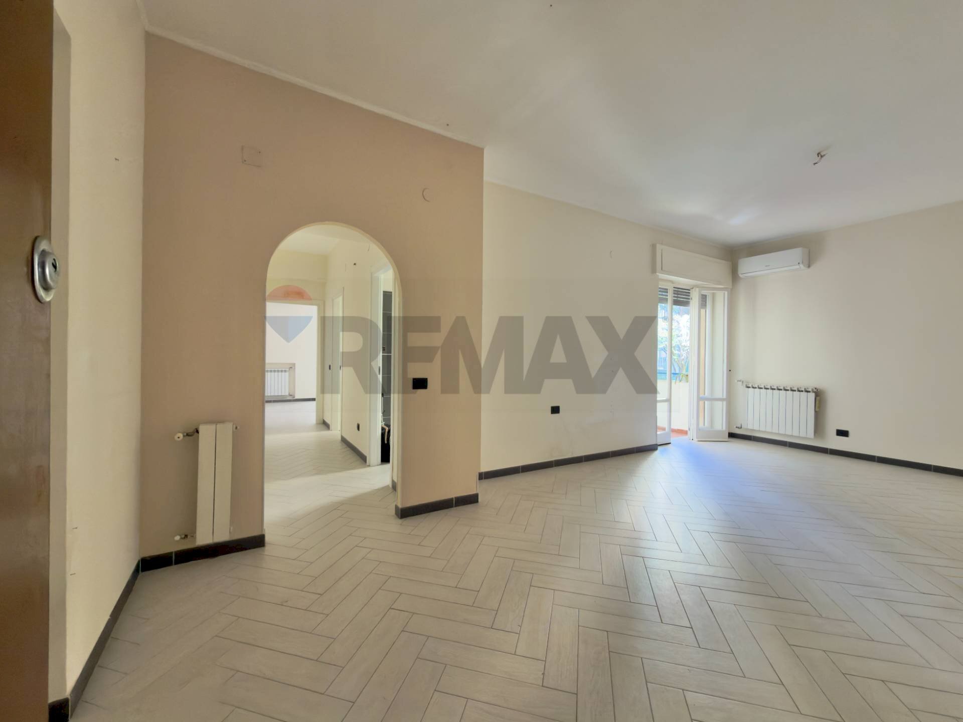 Stanza vuota - Bilocale Via Gabriele Jannelli
 
45, Napoli - foto 3