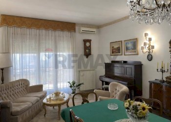 Sala da pranzo - Appartamento Via Vincenzo Scala
 
13, Napoli - foto 7