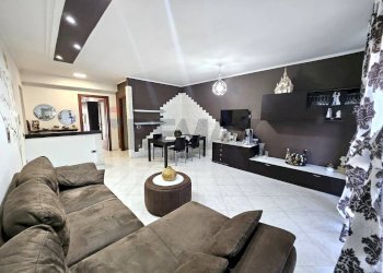 Sala da pranzo - Appartamento Via San Francesco a Patria
 
91, Giugliano in Campania - foto 1