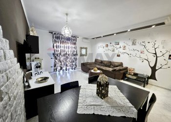 Sala da pranzo - Appartamento Via San Francesco a Patria
 
91, Giugliano in Campania - foto 3