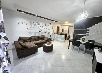 Sala da pranzo - Appartamento Via San Francesco a Patria
 
91, Giugliano in Campania - foto 4