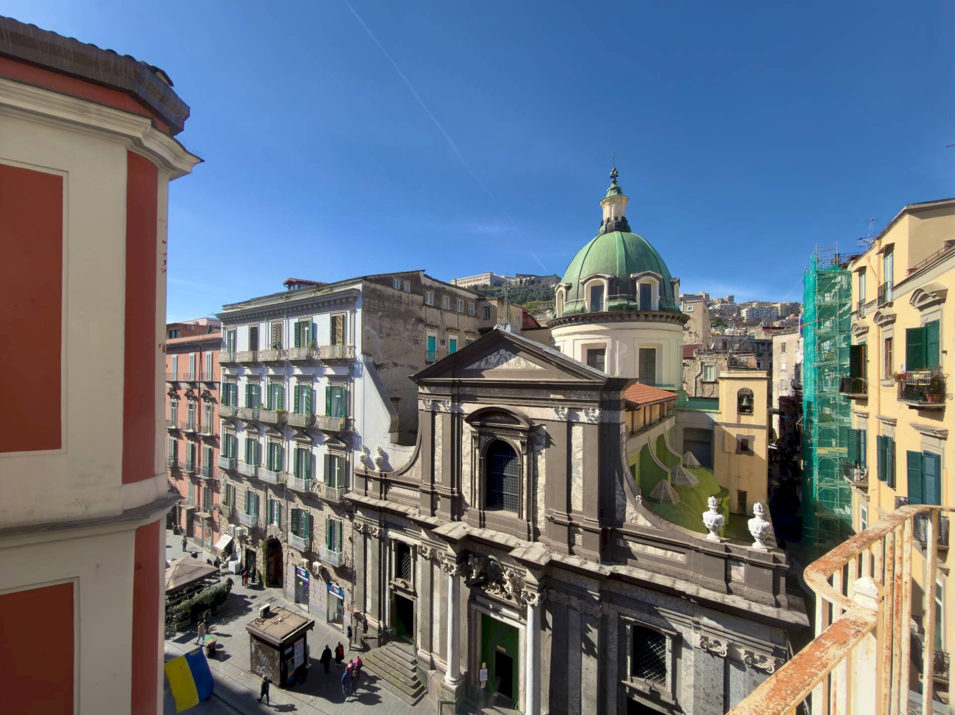 Edificio all\'aperto - Trilocale Via Tommaso Caravita
 
6, Napoli - foto 3