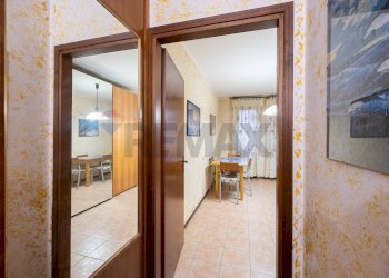 Hall / corridoio - Quadrilocale Via Torrente Bardea
 
11, Parma - foto 32