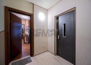 Hall / corridoio - Quadrilocale Via Torrente Bardea
 
11, Parma - foto 48