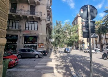 Edificio all\'aperto - Shop VIA POLA
 
7, Palermo - photo 7