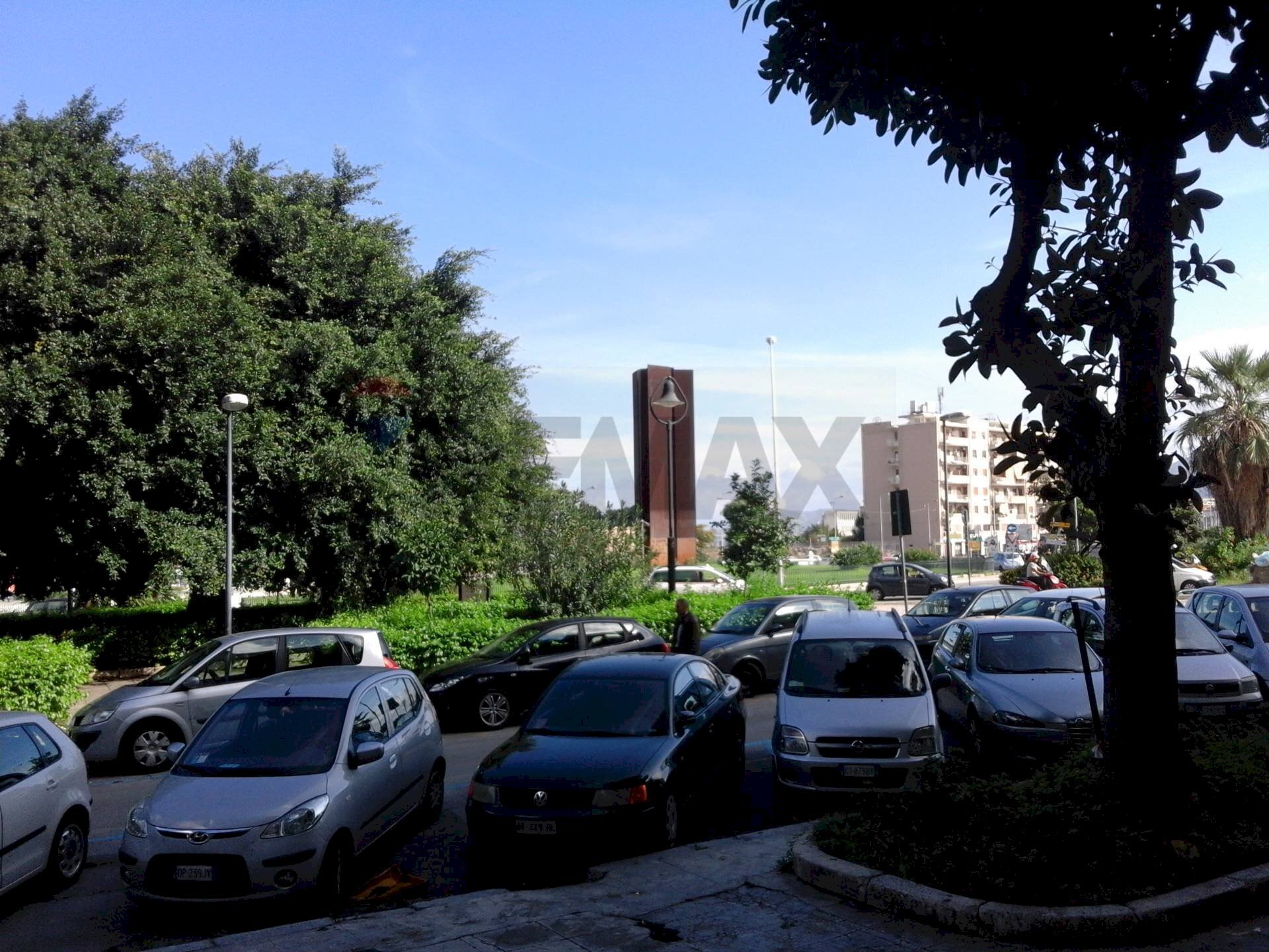 Edificio all\'aperto - Shop PIAZZA XIII VITTIME
 
26, Palermo - photo 2