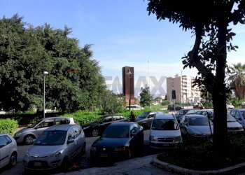 Edificio all\'aperto - Shop PIAZZA XIII VITTIME
 
26, Palermo - photo 2