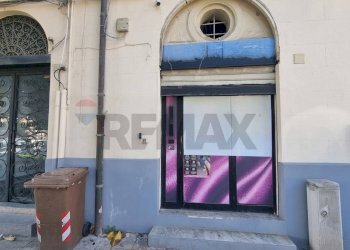 Edificio all\'aperto - Shop PIAZZA XIII VITTIME
 
26, Palermo - photo 12
