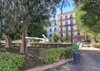 Edificio all\'aperto - Shop PIAZZA XIII VITTIME
 
26, Palermo - photo 21