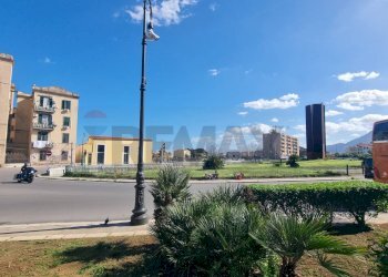 Edificio all\'aperto - Shop PIAZZA XIII VITTIME
 
26, Palermo - photo 22