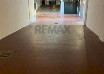 Parcheggio - Box via Roma
 
60, Stresa - foto 5