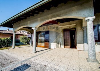 Terrazza - Villa Via Riale
 
8, Castelletto Sopra Ticino - foto 5