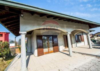 Casa all\'aperto - Villa Via Riale
 
8, Castelletto Sopra Ticino - foto 6