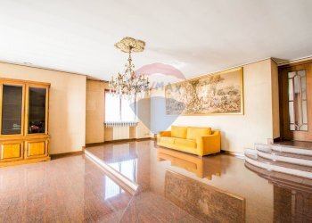 Soggiorno - Villa Via Riale
 
8, Castelletto Sopra Ticino - foto 7