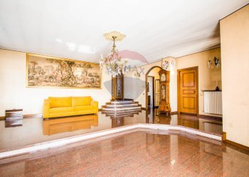 Soggiorno - Villa Via Riale
 
8, Castelletto Sopra Ticino - foto 8