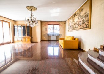 Soggiorno - Villa Via Riale
 
8, Castelletto Sopra Ticino - foto 11