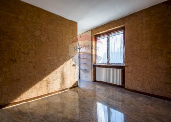 Stanza vuota - Villa Via Riale
 
8, Castelletto Sopra Ticino - foto 16