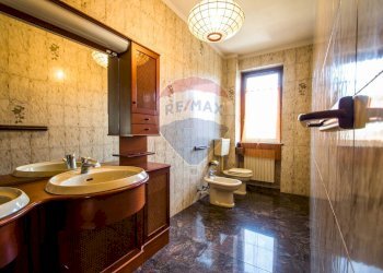 Bagno - Villa Via Riale
 
8, Castelletto Sopra Ticino - foto 18