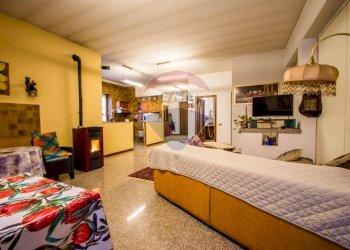 Camera / camera da letto - Villa Via Riale
 
8, Castelletto Sopra Ticino - foto 25