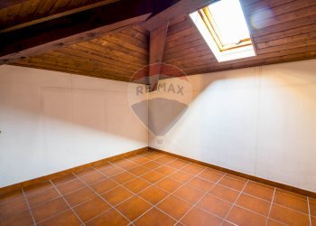 Stanza vuota - Villa Via Riale
 
8, Castelletto Sopra Ticino - foto 34