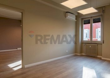 Stanza vuota - Office Via Giacomo Matteotti
 
33, Arona - photo 4