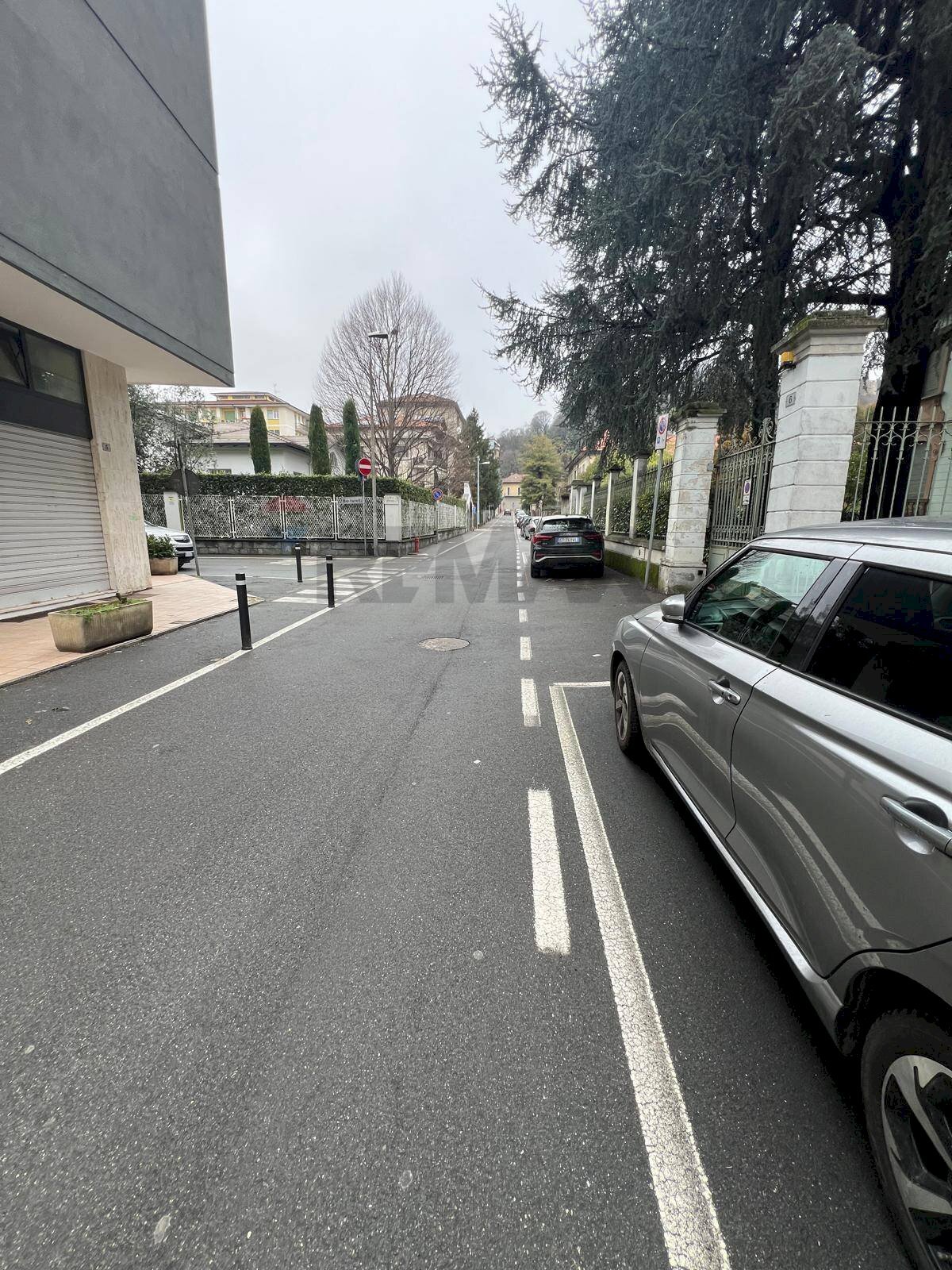 Edificio all\'aperto - Locale Commerciale via Gian Giacomo De Ponti
 
1, Arona - foto 2