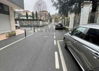 Edificio all\'aperto - Locale Commerciale via Gian Giacomo De Ponti
1, Arona - foto 2