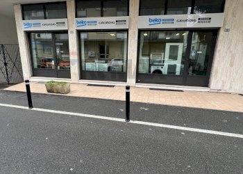 Edificio all\'aperto - Locale Commerciale via Gian Giacomo De Ponti
1, Arona - foto 6