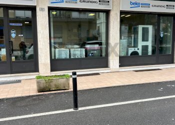 Edificio all\'aperto - Locale Commerciale via Gian Giacomo De Ponti
1, Arona - foto 7