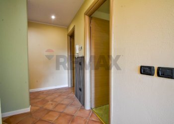 Hall / corridoio - Bilocale Via Fiumetta
 
8/A, Omegna - foto 8