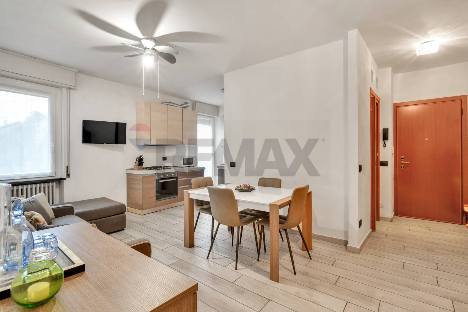 Sala da pranzo - Bilocale Via De Bernardi
 
9, Lesa - foto 3