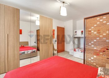 Camera / camera da letto - Bilocale Via De Bernardi
 
9, Lesa - foto 10