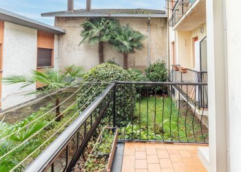 Balcone - Bilocale Via De Bernardi
 
9, Lesa - foto 17