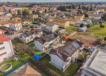 Edificio all\'aperto - Terraced Villa via marco polo
 
27, Cassano Magnago - photo 18