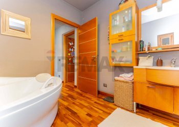 Bagno - Villa str privata al bruson
 
14, Pisano - photo 23