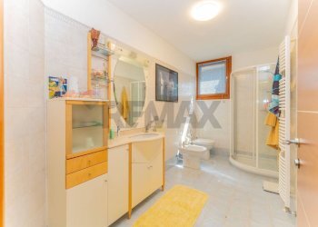 Bagno - Villa str privata al bruson
 
14, Pisano - photo 59