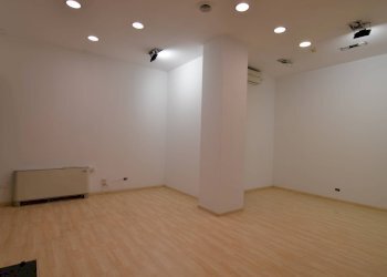 Foto 5 - Locale Commerciale Via Fratelli Cairoli
 
110, Lecco - foto 5