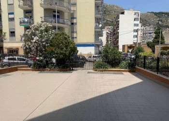 Edificio all\'aperto - Two-room apartment Via Aldo Moro
 
86/D, Monreale - photo 24