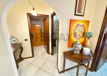 Hall / corridoio - Four-room apartment Via Pietro Sbacchi
 
264, Cinisi - photo 16