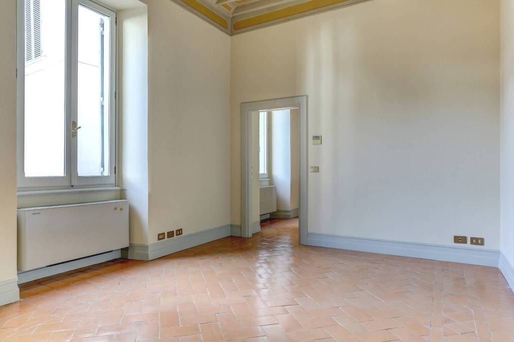 Salone - Bilocale via dei Coronari, 100, Roma (zona Centro Storico) - foto 2