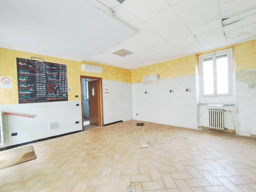Interno non residenziale - Negozio via Roma, 74, Pregnana Milanese - foto 1