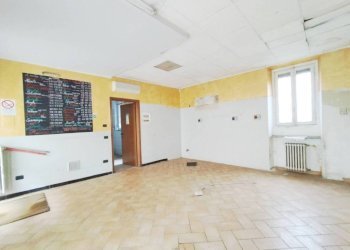 Interno non residenziale - Negozio via Roma, 74, Pregnana Milanese - foto 1