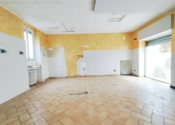 Interno non residenziale - Negozio via Roma, 74, Pregnana Milanese - foto 3
