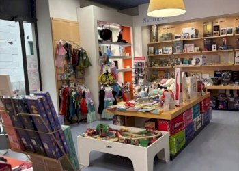 Interno non residenziale - Negozio corso Giuseppe Garibaldi, 10, Pavia - foto 4